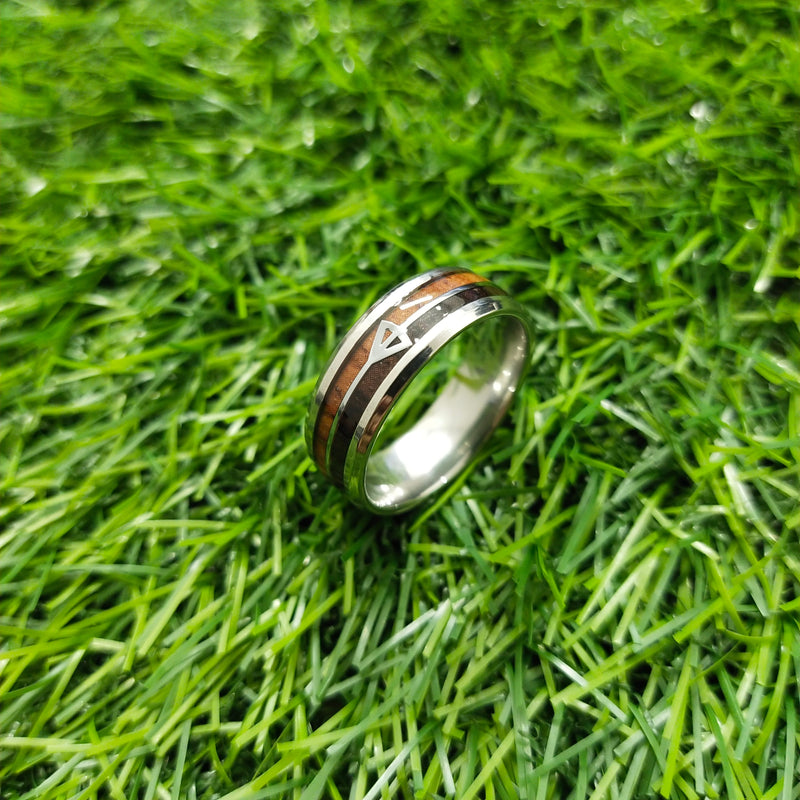 Wood Arrow Grain Titanium Ring (Silver)