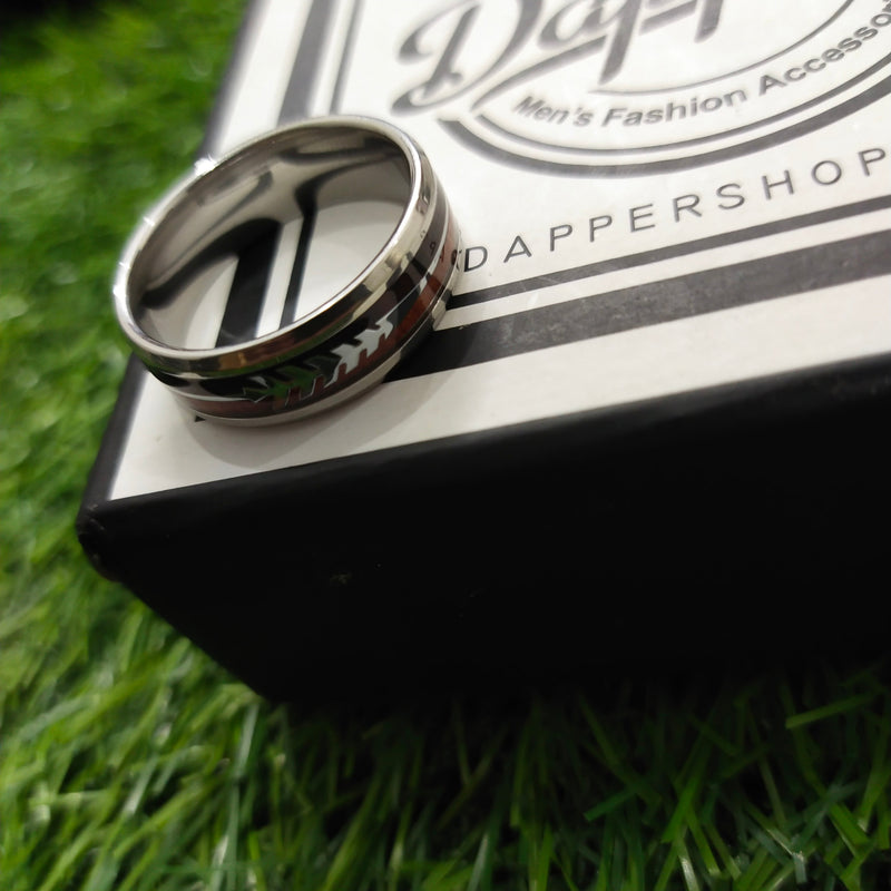 Wood Arrow Grain Titanium Ring (Silver)