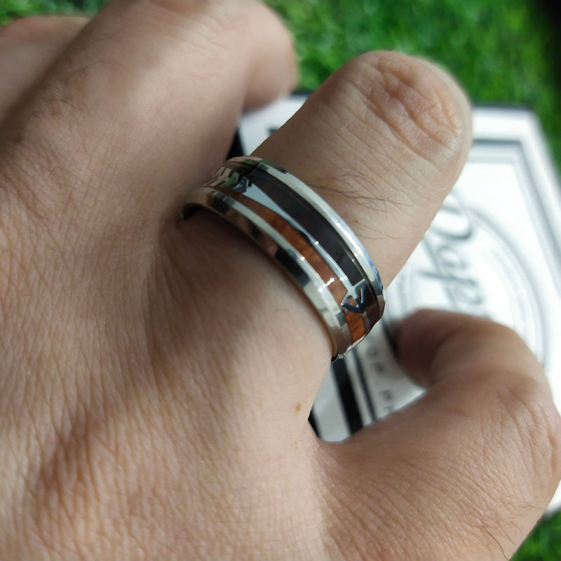 Wood Arrow Grain Titanium Ring (Silver)